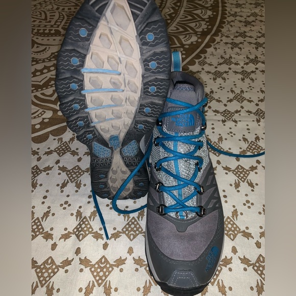 NWOT SUPER NEW/ CUTE The North Face Goretex Cradle hiking boot 🥾 - Picture 7 of 9